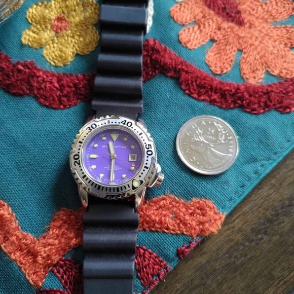 [SOLD]     Women's MOMENTUM DIVE WATCH 200M Water Resistant New Battery and Band - Picture 10 of 11